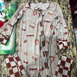 Mattis + Co bamboo s’mores footie